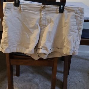 Old Navy tan short